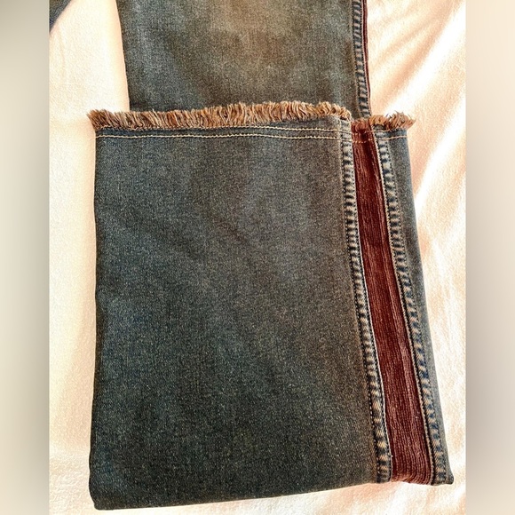 VINTAGE Western Rustic Flare Jeans - Picture 3 of 6